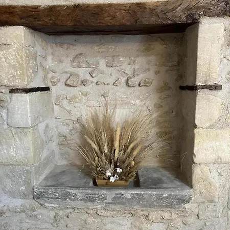 Le De La Treille Дом отдыха Saint-Maurice-la-Clouere